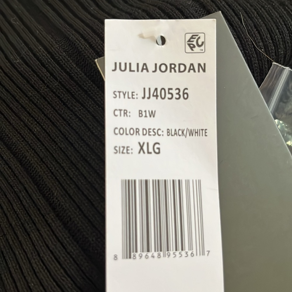 Julia Jordan Black Dress with White Accents - Picture 4 of 4